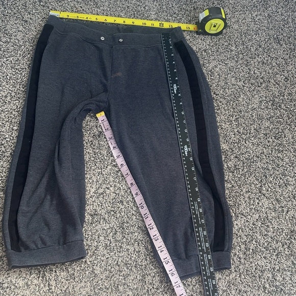 Grey capri sweat pants size Large - Picture 4 of 12